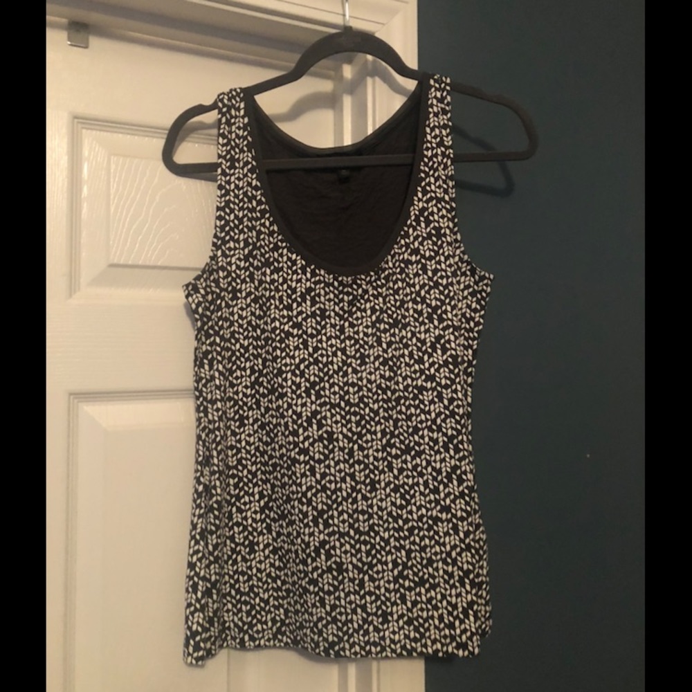 White/black sleeveless top